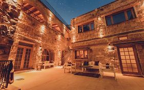 Pinhan Cave Suites